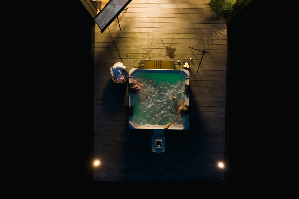 MSpa Oslo 6-Person Rigid Hot Tub & Spa