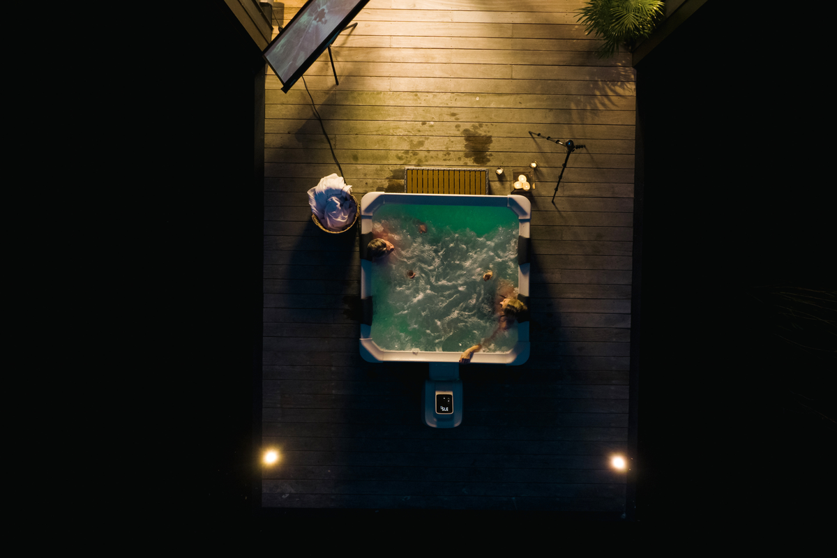 MSpa Oslo 6-Person Rigid Hot Tub & Spa